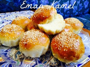 طريقة عمل خبز الكايزر الهش