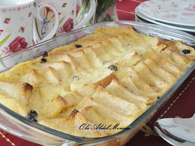 طريقة عمل بودنج الخبز بالمكسرات و الزبيب طريقة عمل بودنج الخبز بالمكسرات و الزبيب