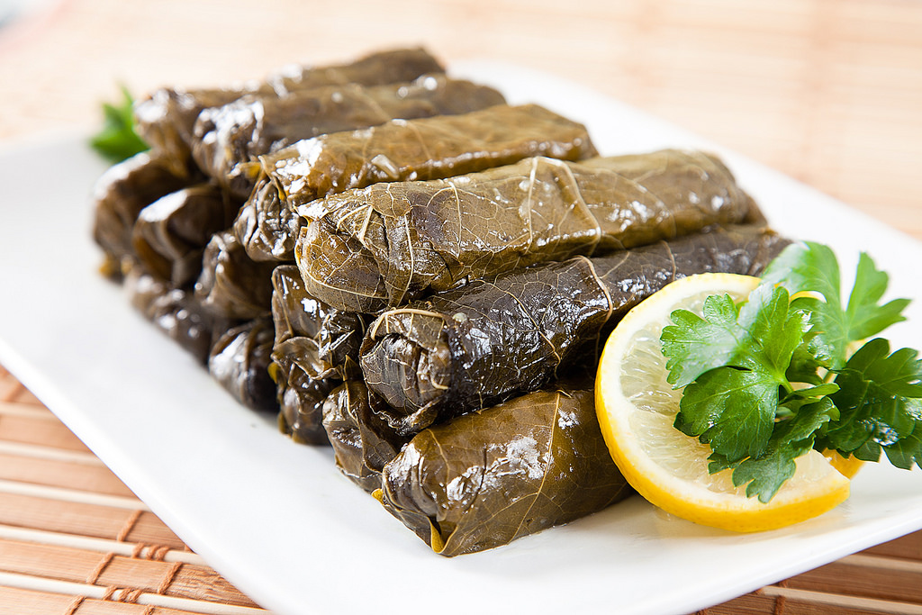 طريقة لف محشي ورق العنب بالصور بخطوات سهلة جدا بيتى مملكتى