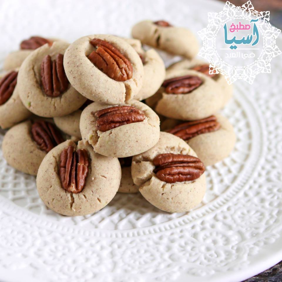 طريقة عمل الغريبة بالسمسم طريقة عمل الغريبة بالسمسم