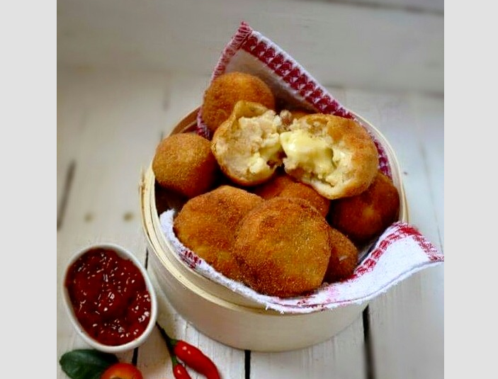 كرات البطاطس بحشوة الجبن