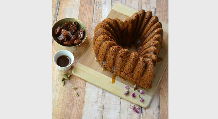 طريقة عمل كيكة تمر بالهيل و الزعفران