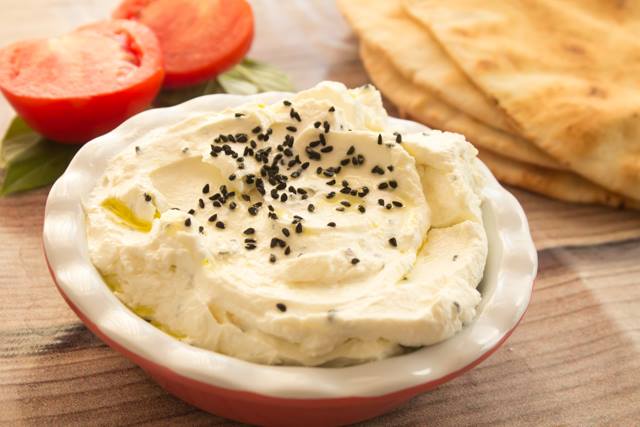 طريقة عمل اللبنة البيتية طريقة عمل اللبنة من الحليب البودرة