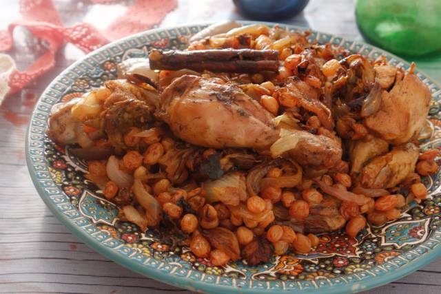 طريقة عمل طاجين دجاج مغربي بالزبيب