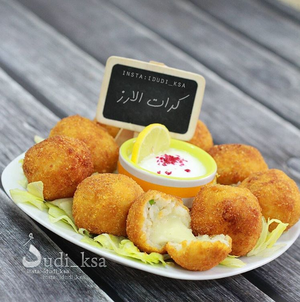 طريقة عمل كرات الأرز المسلوق