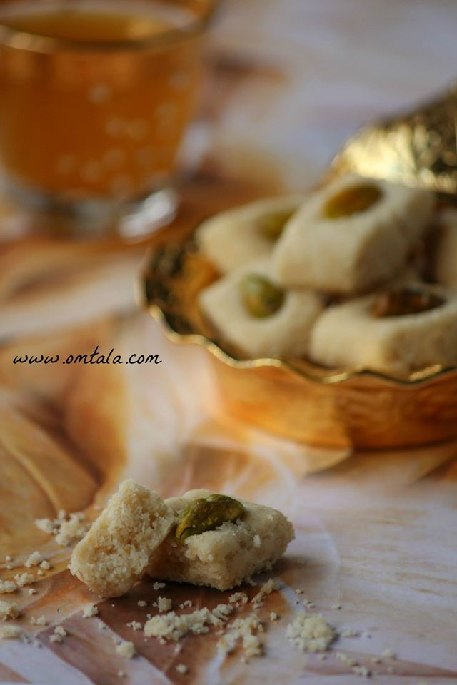 طريقة عمل غريبة الشوفان و اللوز طريقة عمل غريبة الشوفان و اللوز