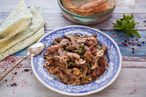 طريقة عمل بيكاتا اللحم و المشروم طريقة عمل بيكاتا اللحم و المشروم