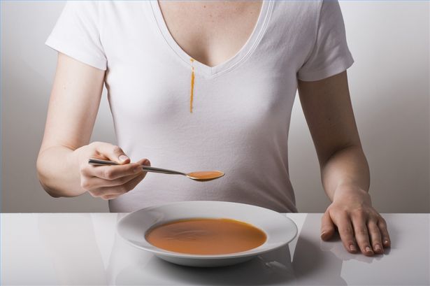 كيف أصنع مزيل البقع للملابس ؟ طريقة عمل مزيل بقع الملابس