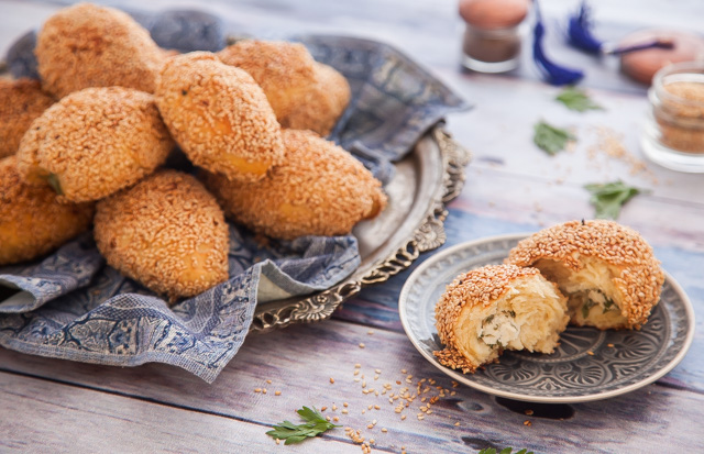 طريقة عمل الفطائر التركية من مطبخ آسيا طريقة عمل الفطائر التركية من مطبخ آسيا