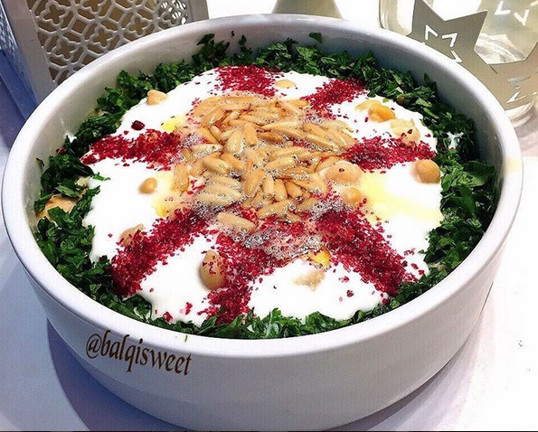 فتة حمص بالزبادي