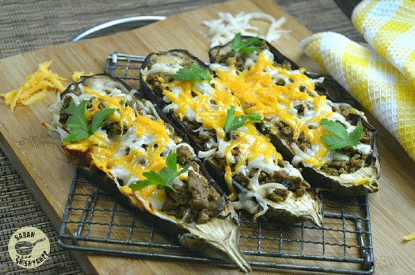 قوارب الباذنجان باللحم المفروم