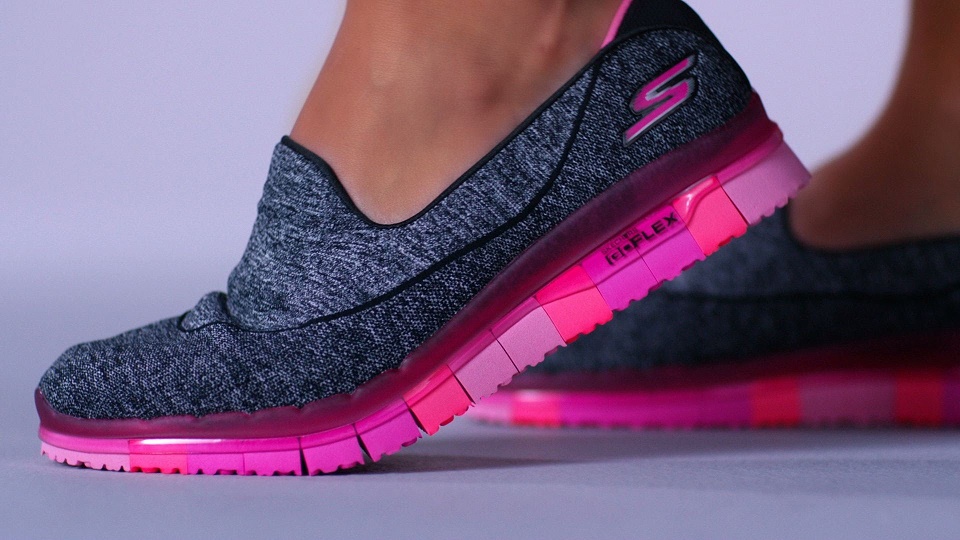 كيف أغسل الكوتشي بالغسالة ؟