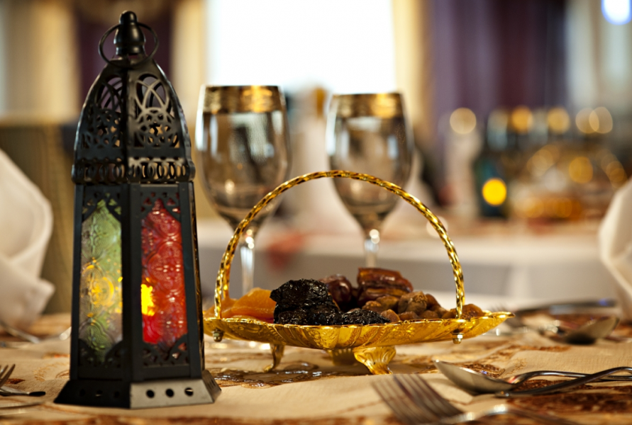 اتيكيت و فن ترتيب السفرة لعزومات رمضان