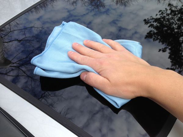 أفضل الطرق التي تساعدك على تنظيف الزجاج و جعله لامعا أفضل الطرق التي تساعدك على تنظيف الزجاج و جعله لامعا