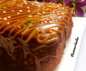 طريقة عمل كيكة الشوكولاته بصوص الشكولاته والكراميل