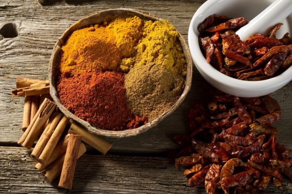 ثلاث خلطات بهارات شهيرة حضريها بنفسك لتغير من روتينك المطبخي ثلاث خلطات بهارات شهيرة حضريها بنفسك لتغير من روتينك المطبخي
