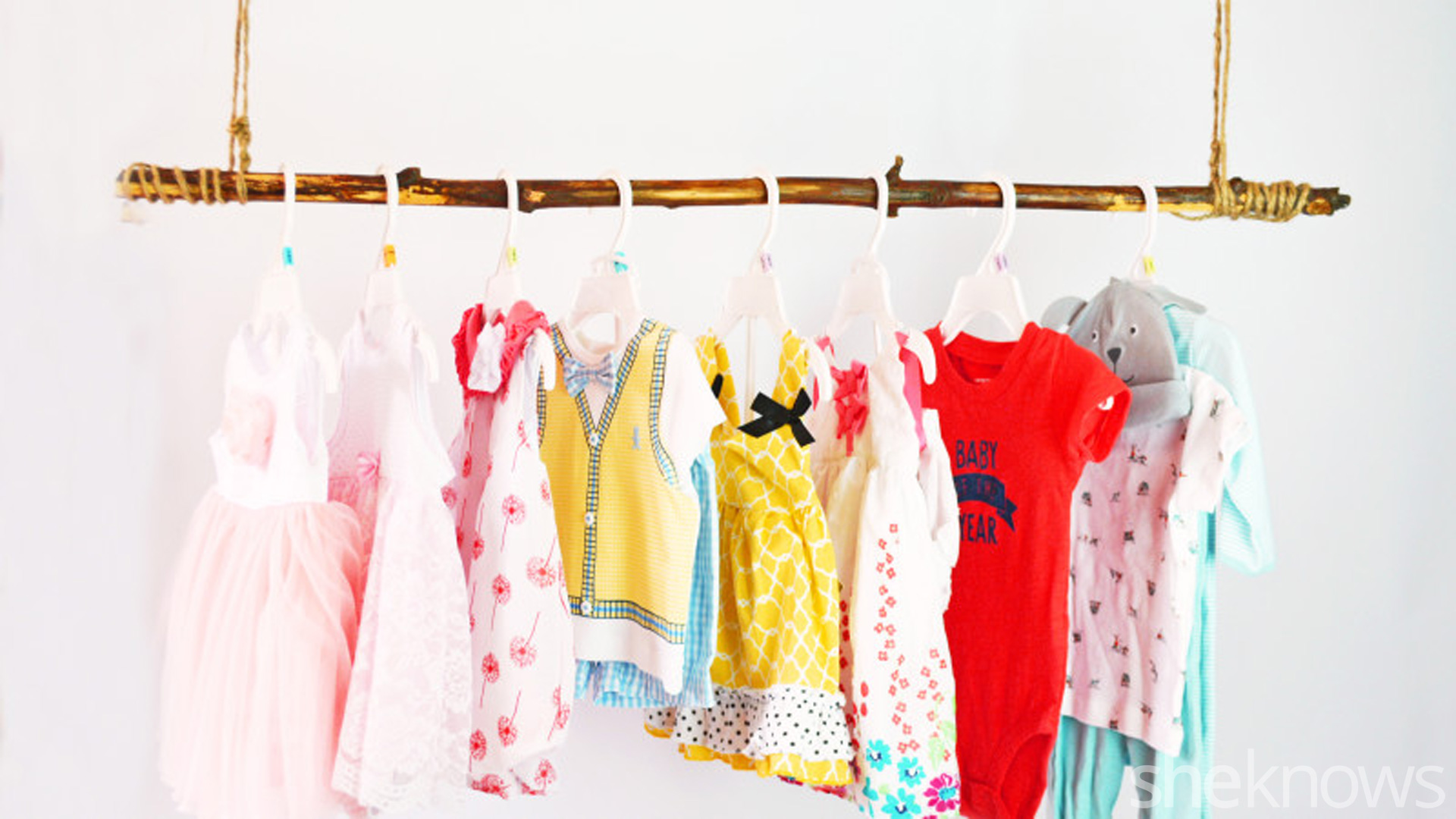 تعرفي على كيفية تنظيم دولاب ملابس الطفل بأحتراف