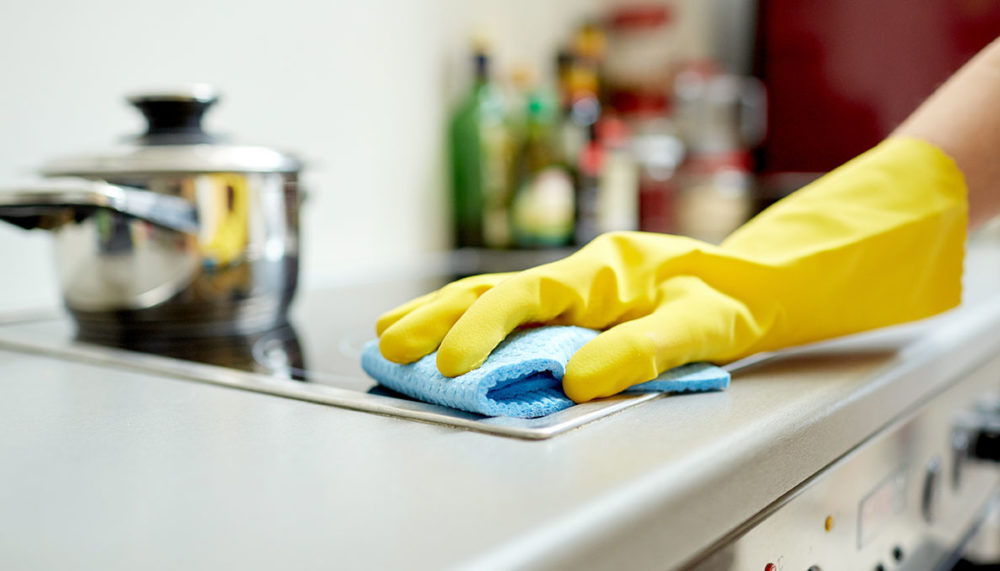 كيفية تنظيف المطبخ و طريقة تنظيف البوتاجاز ، الأفران ، الثلاجة و الدواليب