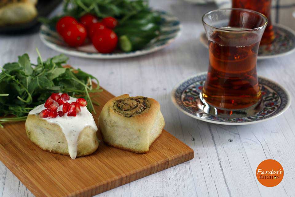 طريقة عمل مخبوزات لفائف الزعتر طريقة عمل مخبوزات لفائف الزعتر