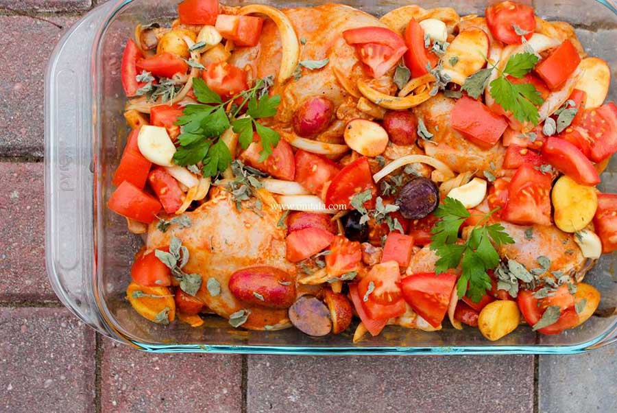 طريقة عمل صينية دجاج بالبابريكا طريقة عمل صينية دجاج بالبابريكا