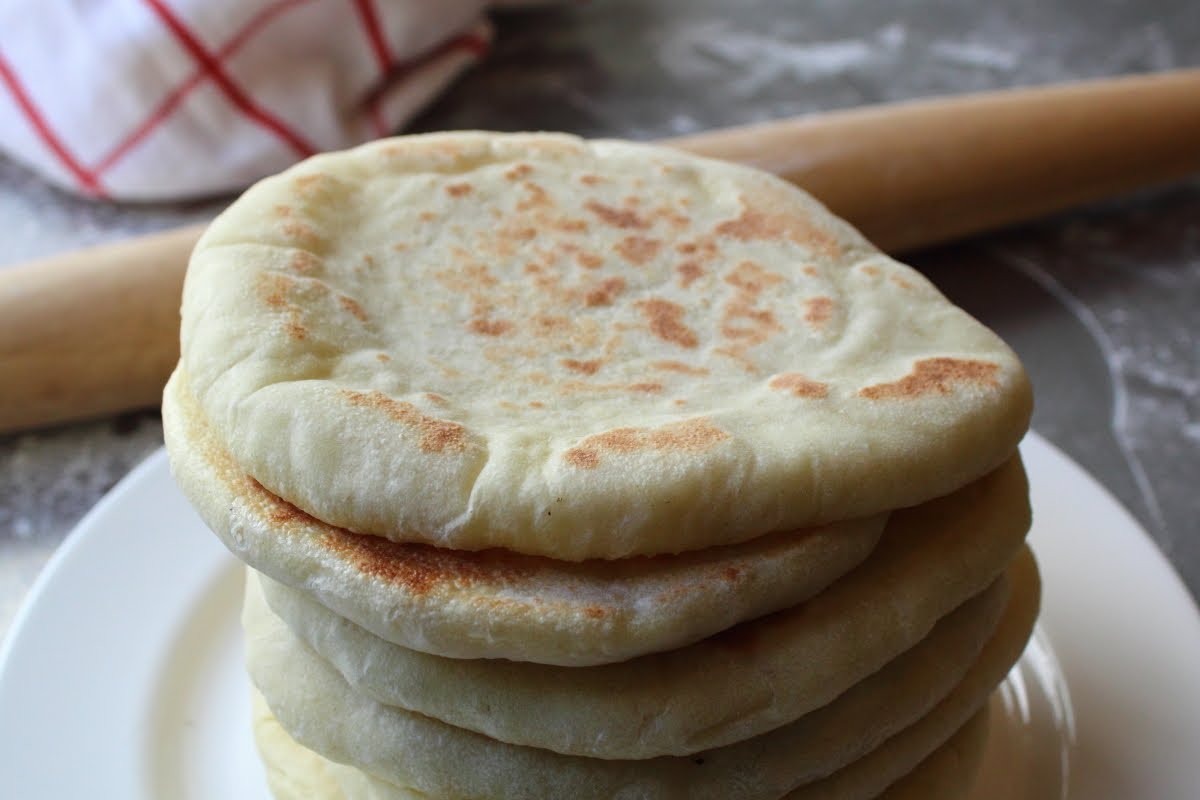 طريقة عمل عيش البكاكين ( الكماج الفلاحي ) بالرايب طريقة عمل عيش البكاكين ( الكماج الفلاحي ) بالرايب