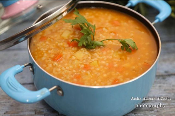 طريقة-عمل-شوربة-الجريش-السعودية-بالخضار-بدون-لحم-1 طريقة عمل شوربة الجريش السعودية بالخضار بدون لحم