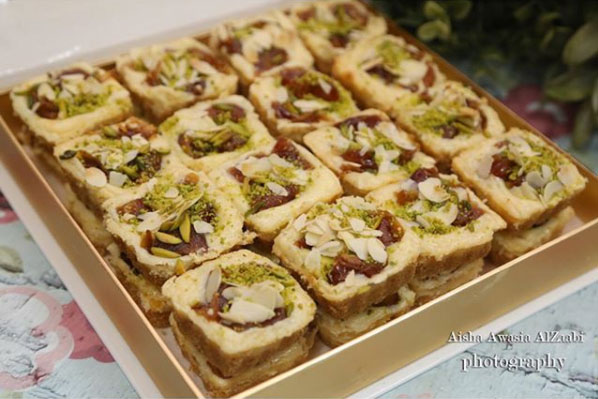 طريقة-عمل-مربعات-التمر-والجبن-من-فروحة-الإمارات طريقة عمل مربعات التمر والجبن من فروحة الإمارات