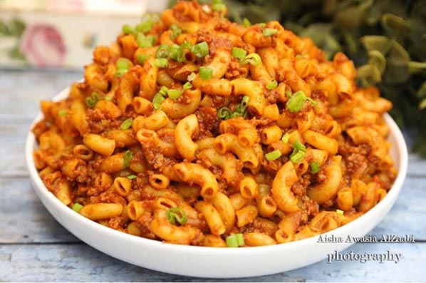 طريقة عمل المكرونة باللحمة المفرومة والصلصة السهلة