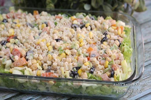 سلطة المكرونة بالمايونيز و الخضار مع الحمص بطريقة سهلة