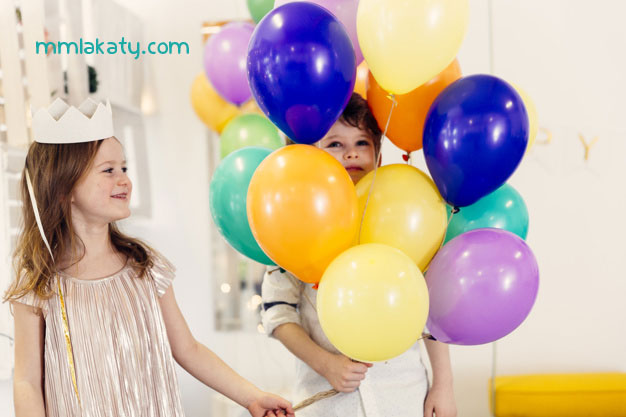 طريقة-تعليق-البالونات-في-السقف-بدون-هيليوم طريقة تعليق البالونات في السقف بدون هيليوم