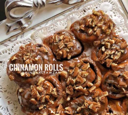 طريقة-عمل-رولات-القرفة طريقة عمل رولات القرفة السهلة مع الصوص اللذيذ