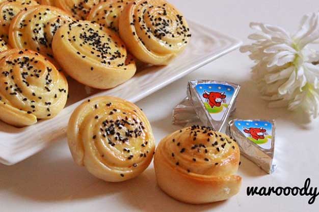 فطائر-الجبن-الحلزونيه-ب-عجينة-فطائر-هشه-بالزبادي فطائر الجبن الحلزونيه ب عجينة فطائر هشه بالزبادي