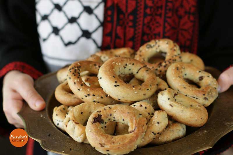 فلسطينية طريقة الكعك الفلسطيني بالتم