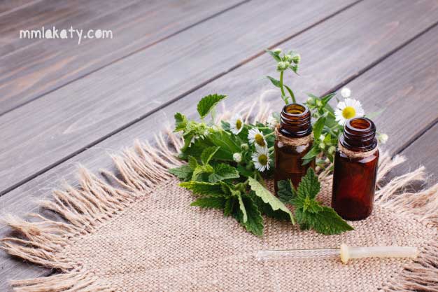 أفضل-الزيوت-الطبيعية-لزيادة-صحة-ولمعان-الشعر أفضل الزيوت الطبيعية لزيادة صحة ولمعان الشعر