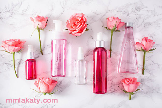 فوائد ماء الورد للوجه