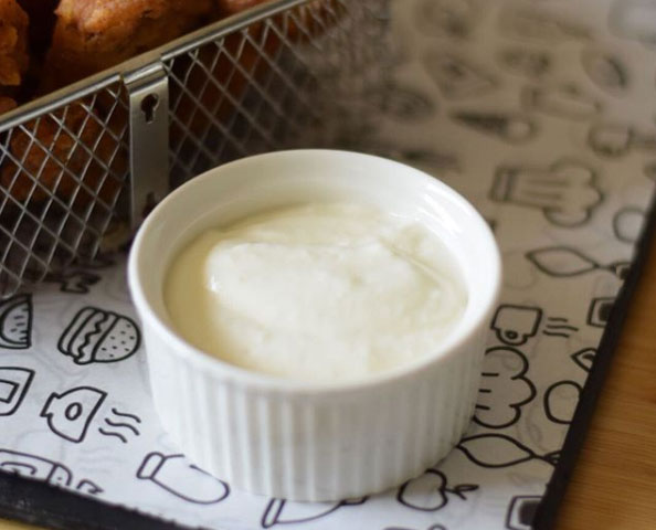 طريقة عمل الثومية بالنشا والحليب