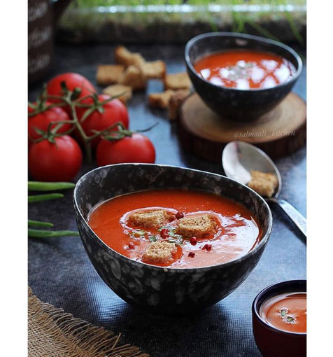 طريقة عمل شوربة الطماطم بالزعتر