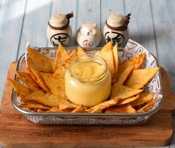 صوص الجبنة الشيدر بطريقتين