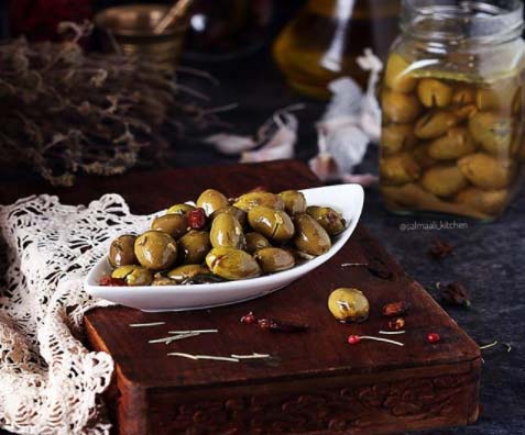 طريقة عمل زيتون أخضر متبل