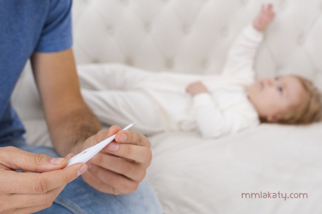 علاج سخونة الاطفال الرضع وأهم أسبابها