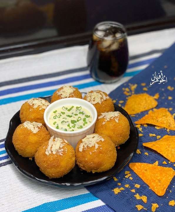 طريقة عمل كرات المكرونة المقرمشة