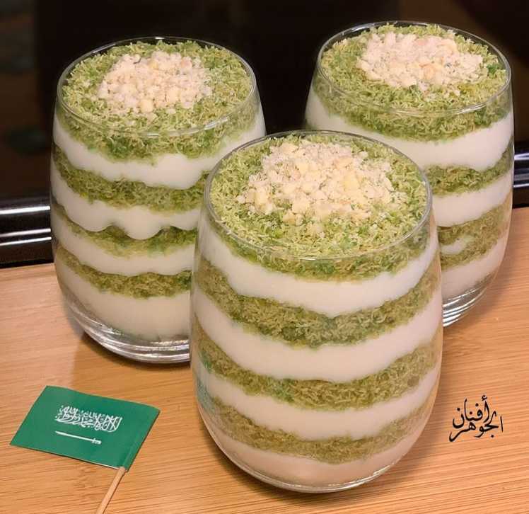 طريقة عمل أكواب الكنافة بالقشطة والفستق طريقة عمل أكواب الكنافة بالقشطة والفستق