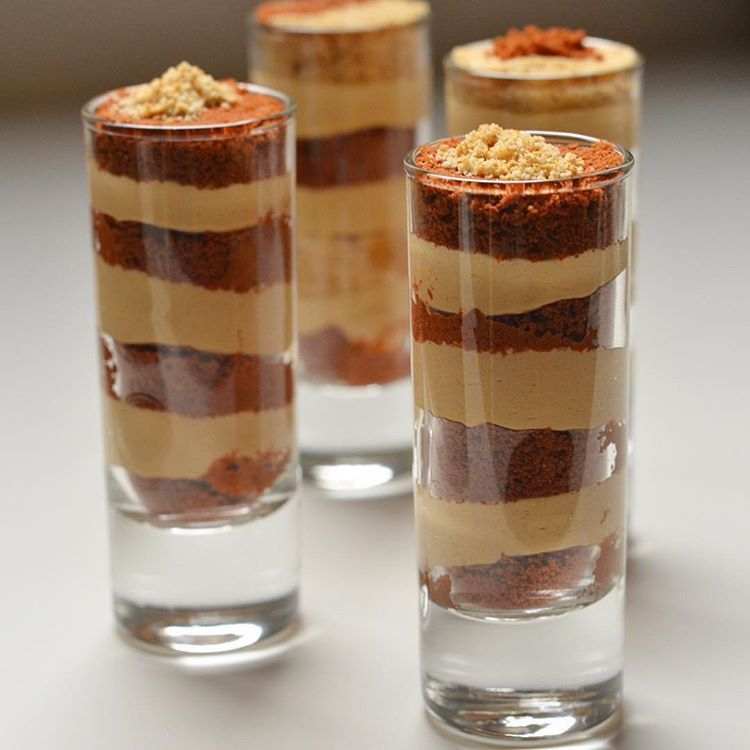 خطوات تحضير حلا اللاتيه كاسات باللوتس خطوات تحضير حلا اللاتيه كاسات باللوتس