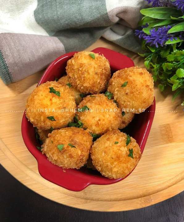 طريقة عمل البطاطس بالبيض والبقسماط