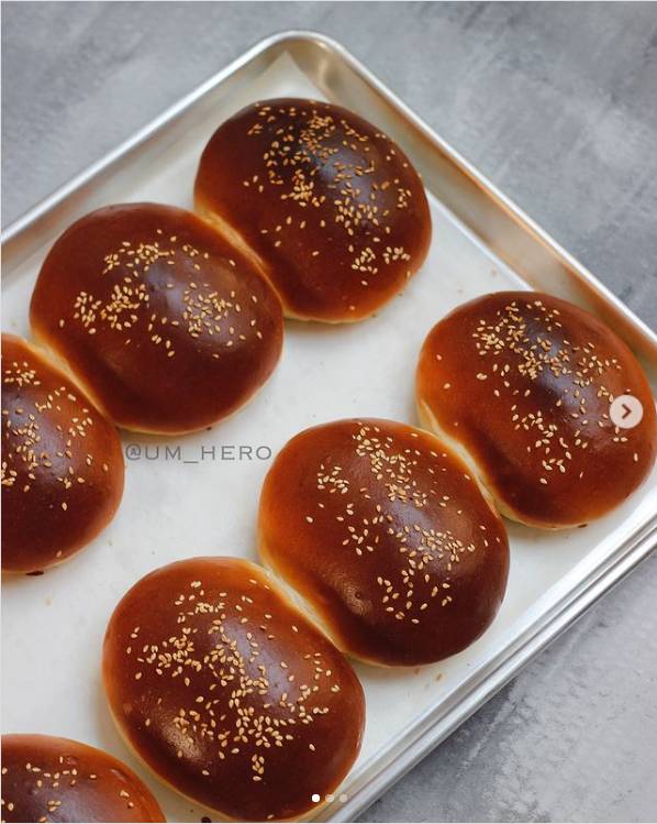 طريقة عمل خبز الحليب والزبدة