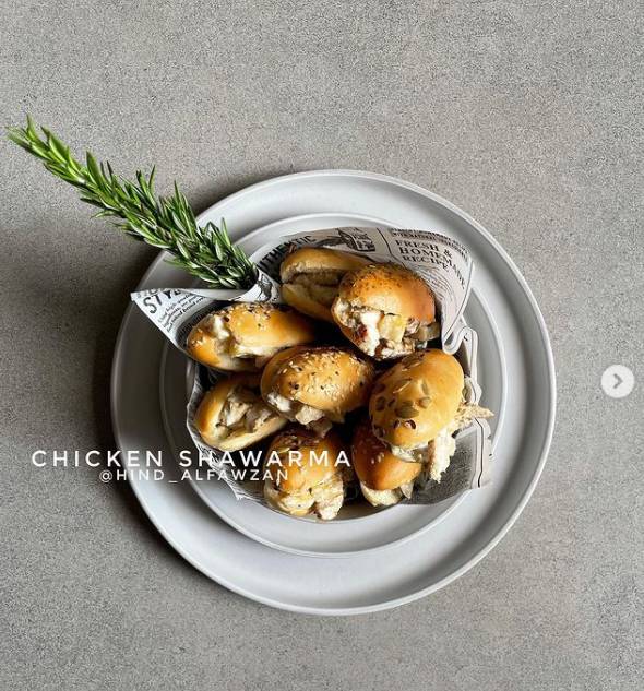 طريقة عمل سندوتشات شاورما الدجاج طريقة عمل سندوتشات شاورما الدجاج