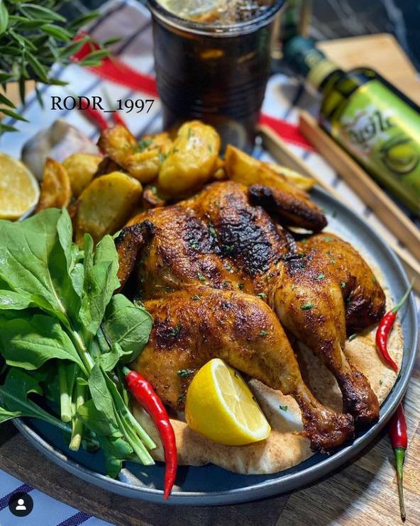 طريقة عمل دجاجة مشوية بالفرن