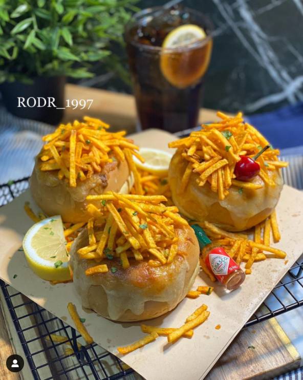 طريقة عمل قوارب الدجاج بالخبز طريقة عمل قوارب الدجاج بالخبز