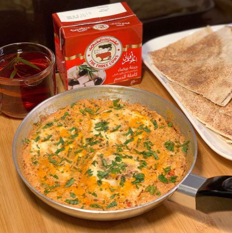 طريقة عمل بيض بالجبن الفيتا