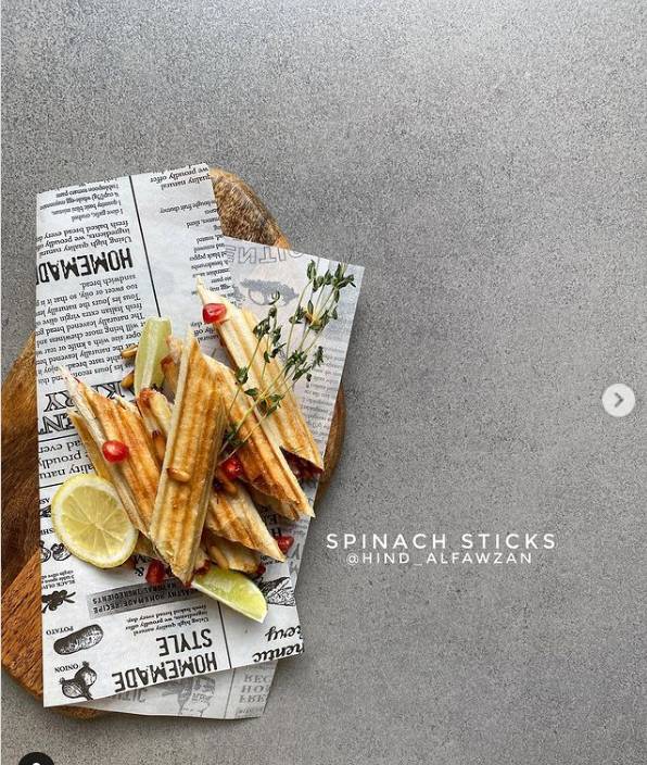 أعواد السبانخ المقرمشة